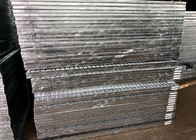 औद्योगिक स्टील वॉकवे झंझरी 824 मिमी पूर्व चित्रित स्टील का तार फ्रेम जाली