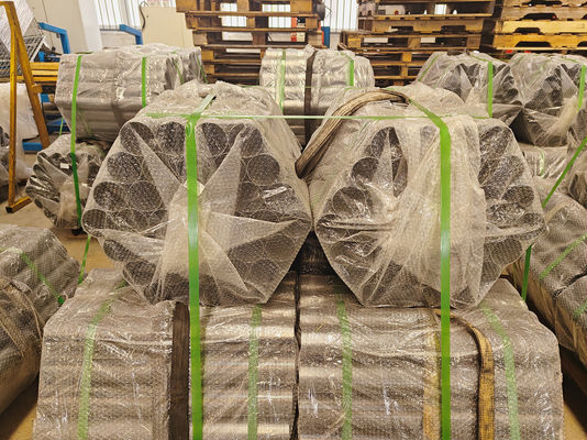 खरीदें औद्योगिक अनुप्रयोगों के लिए पूर्व-रंगे स्टील कॉइल के साथ बैक कोटिंग मोटाई 5-7μm, चौड़ाई 700-1250mm और कॉइल आईडी 508/610mm online manufacture