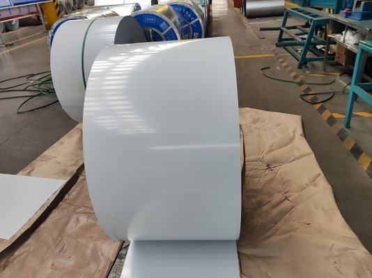 खरीदें Pre Painted Steel Coil PPGI Coil with 700-1250mm Width 3-8MT Weight and 30-275g/m2 Zinc Coating online manufacture