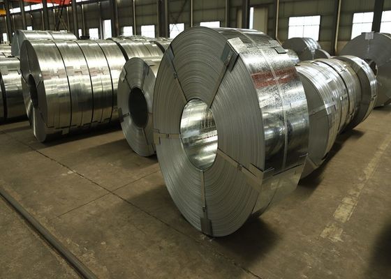 खरीदना औद्योगिक पैनलों और संरचनात्मक घटकों के लिए ASTM A653 G90 गर्म डुबकी जस्ती स्टील पट्टी 0.42mm × 100mm DX52D+Z online manufacture