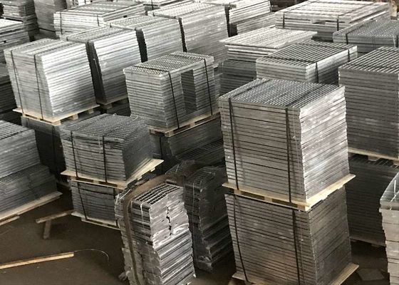 खरीदना क्षरण प्रतिरोधी अनुप्रयोगों के लिए 30-275 ग्राम/एम2 जस्ता कोटिंग और 10-25μm टॉप कोटिंग के साथ 700-1250 मिमी पूर्व चित्रित स्टील कॉइल online manufacture